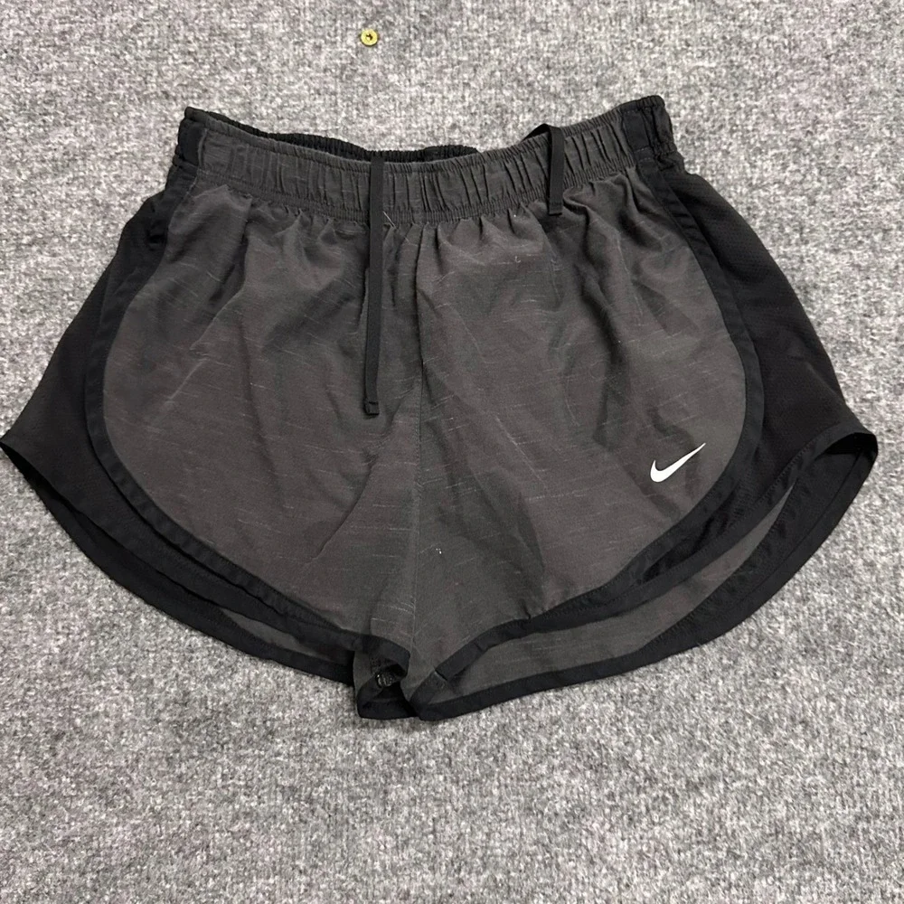 Nike Athletic Shorts Womens Size M Gray Dri-Fit Running Space Dye Mesh Trim